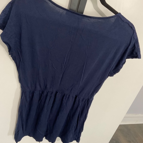 NWOT navy blue maternity/nursing top - Picture 7 of 7